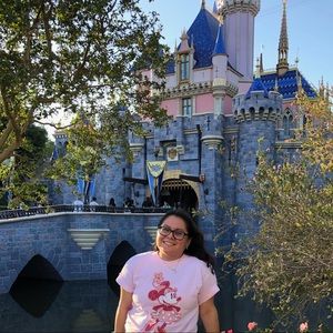 Hi! I’m Enha, and I enjoy Disney very much!